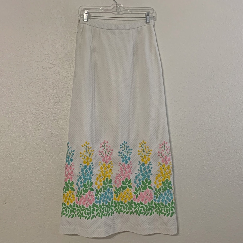Vintage 1960s Malbe White Textured Floral Border Embroidered Maxi Skirt Small